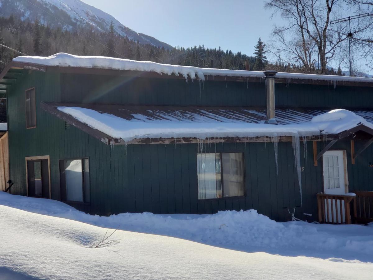 Gwin'S Lodge & Roadhouse Cooper Landing Exterior foto
